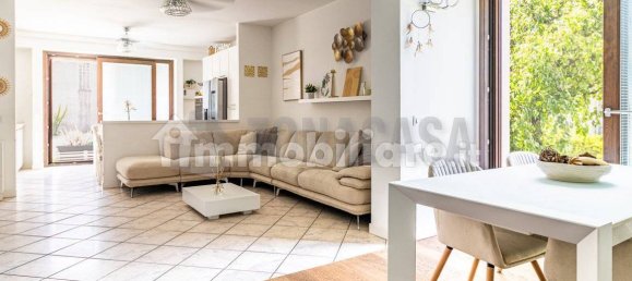 3 Schlafzimmer Wohnung in Samarate, Italy, Nr. 269608 9