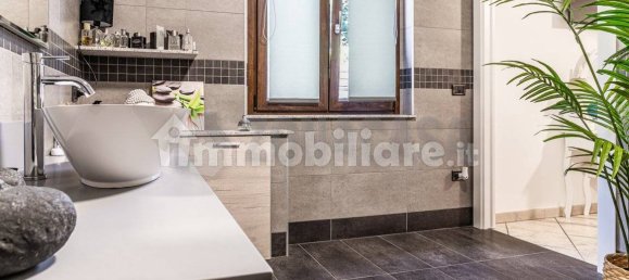 3 Schlafzimmer Wohnung in Samarate, Italy, Nr. 269608 28