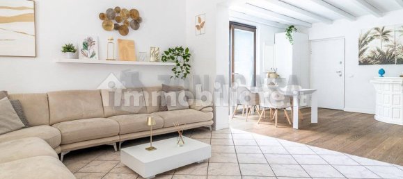 3 Schlafzimmer Wohnung in Samarate, Italy, Nr. 269608 12