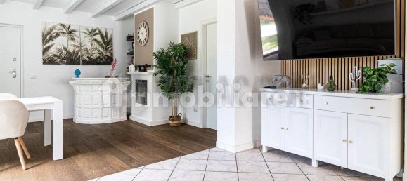 3 Schlafzimmer Wohnung in Samarate, Italy, Nr. 269608 11