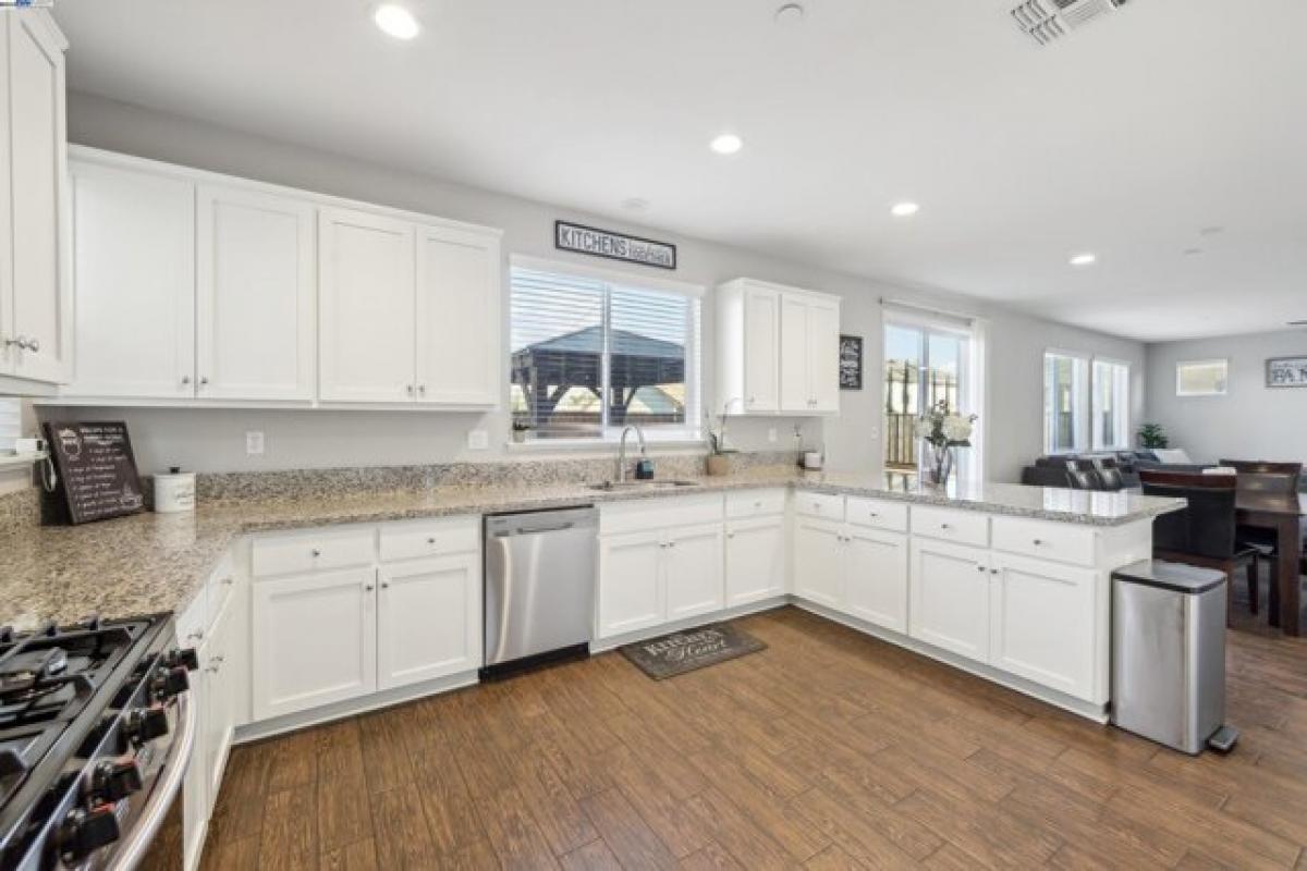 4 Schlafzimmer Haus in Oakley, USA, Nr. 392367