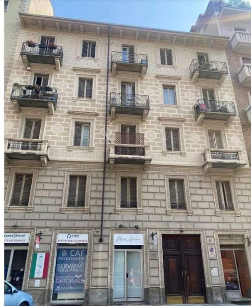4 rooms Apartment in Turin, Italy No. 50205