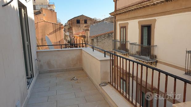 7-Zimmer Büro in Palermo, Italy, Nr. 272147