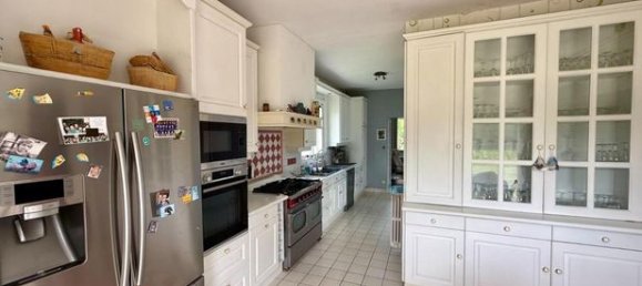 8 bedrooms House in Seine-Maritime, France No. 352984 7