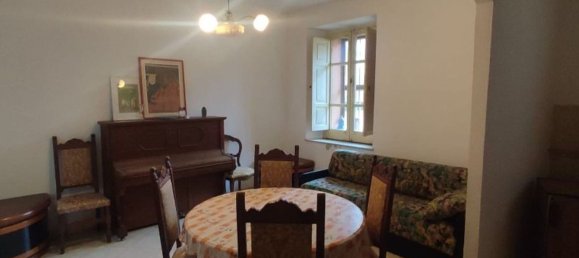 4 bedrooms House in Chiaravalle Centrale, Italy No. 373539 6