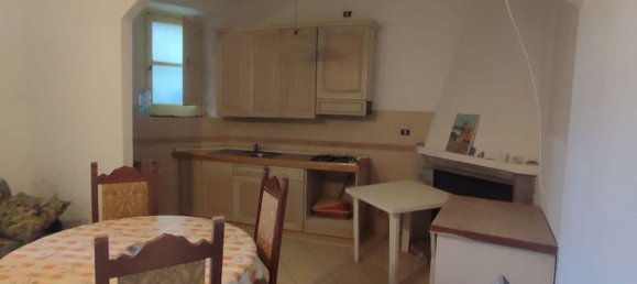 4 bedrooms House in Chiaravalle Centrale, Italy No. 373539 2