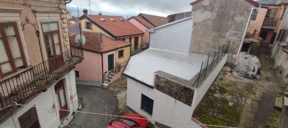 4 bedrooms House in Chiaravalle Centrale, Italy No. 373539 19