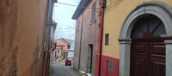 4 bedrooms House in Chiaravalle Centrale, Italy No. 373539 22