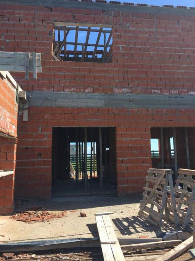 Granja de 3 dormitorios en Ezeiza, Argentina No. 43914