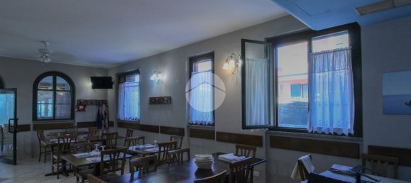 Propiedad comercial de 3 habitaciónes en Truccazzano, Italy No. 303468 4