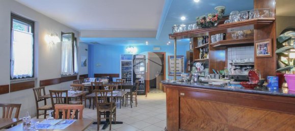 Propiedad comercial de 3 habitaciónes en Truccazzano, Italy No. 303468 2