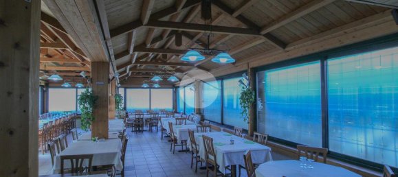 Propiedad comercial de 3 habitaciónes en Truccazzano, Italy No. 303468 9