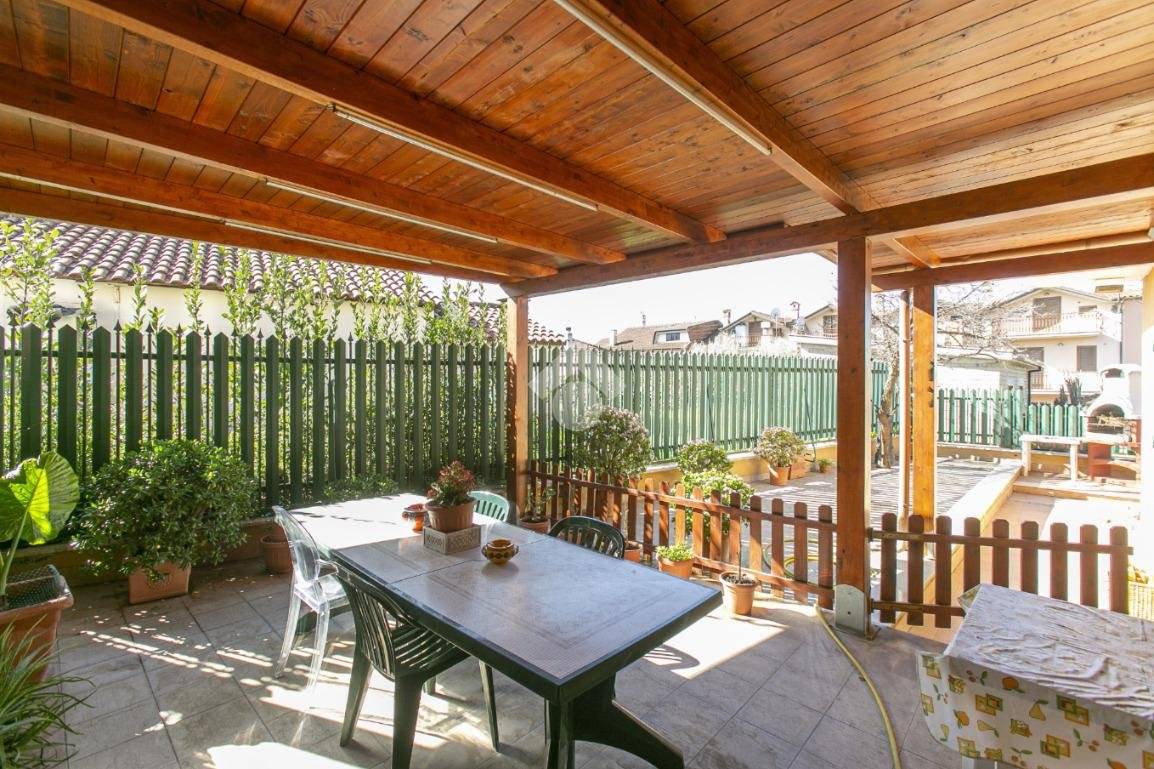 3 Schlafzimmer Wohnung in Mentana, Italy, Nr. 52338