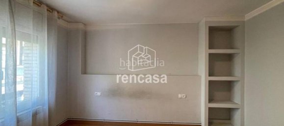 4 bedrooms Apartment in Lleida, Spain No. 139084 17
