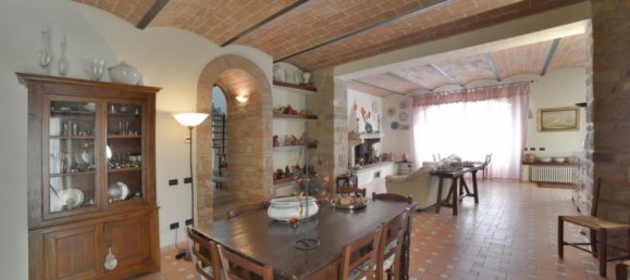 Casa de 5 dormitorios en Volterra, Italy No. 263 2