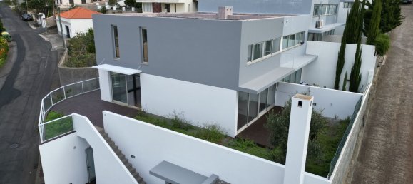 Casa de 3 dormitorios en Funchal, Portugal No. 84110 8