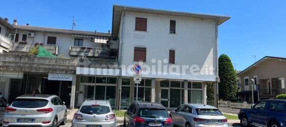 3 bedrooms Apartment in Cerro al Lambro, Italy No. 338783 4