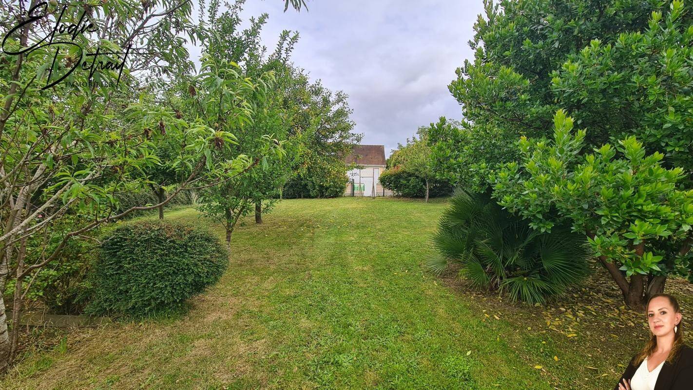  قطعة أرض في La Bazoge, France 385متر مربع رقم 112266