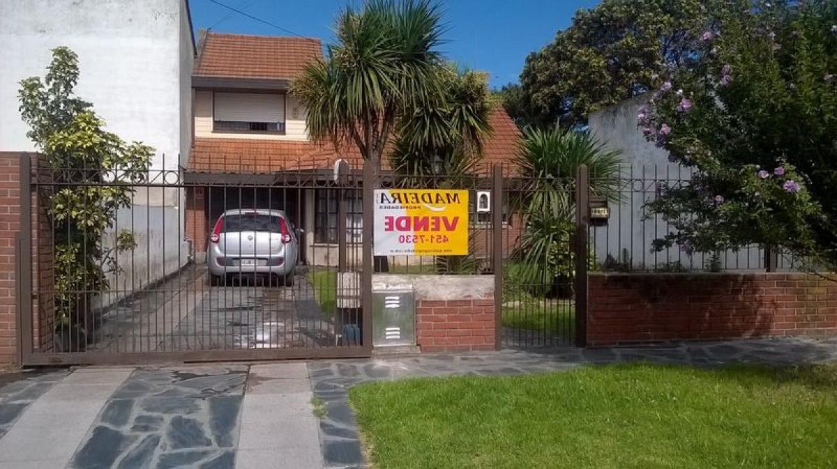 3 bedrooms House in Mar del Plata, Argentina No. 69588