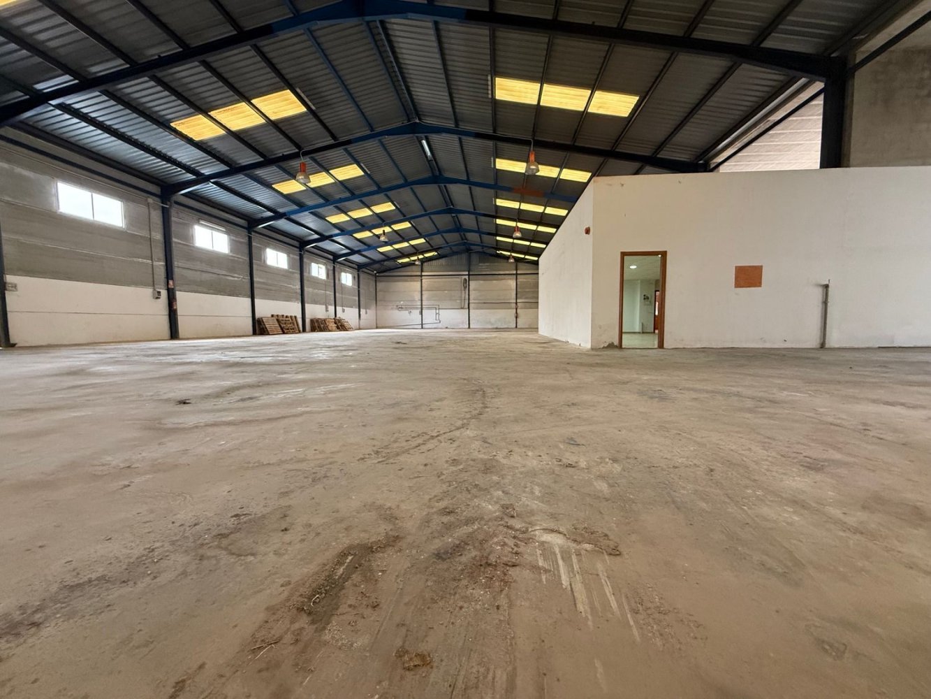 1209m² Warehouse in Valencia, Spain No. 156136
