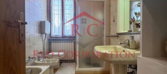 7 rooms House in Correggio, Italy No. 40848 21