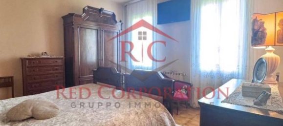 7 rooms House in Correggio, Italy No. 40848 16