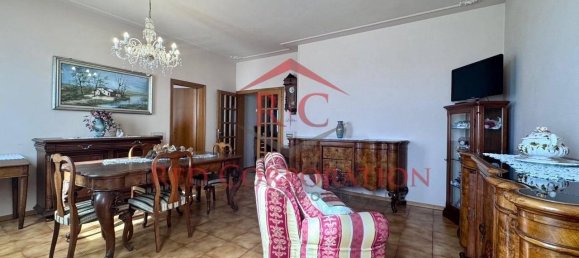 7 rooms House in Correggio, Italy No. 40848 3