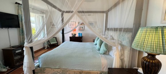 5 bedrooms Villa in Johnsons Point, Antigua and Barbuda No. 32 12