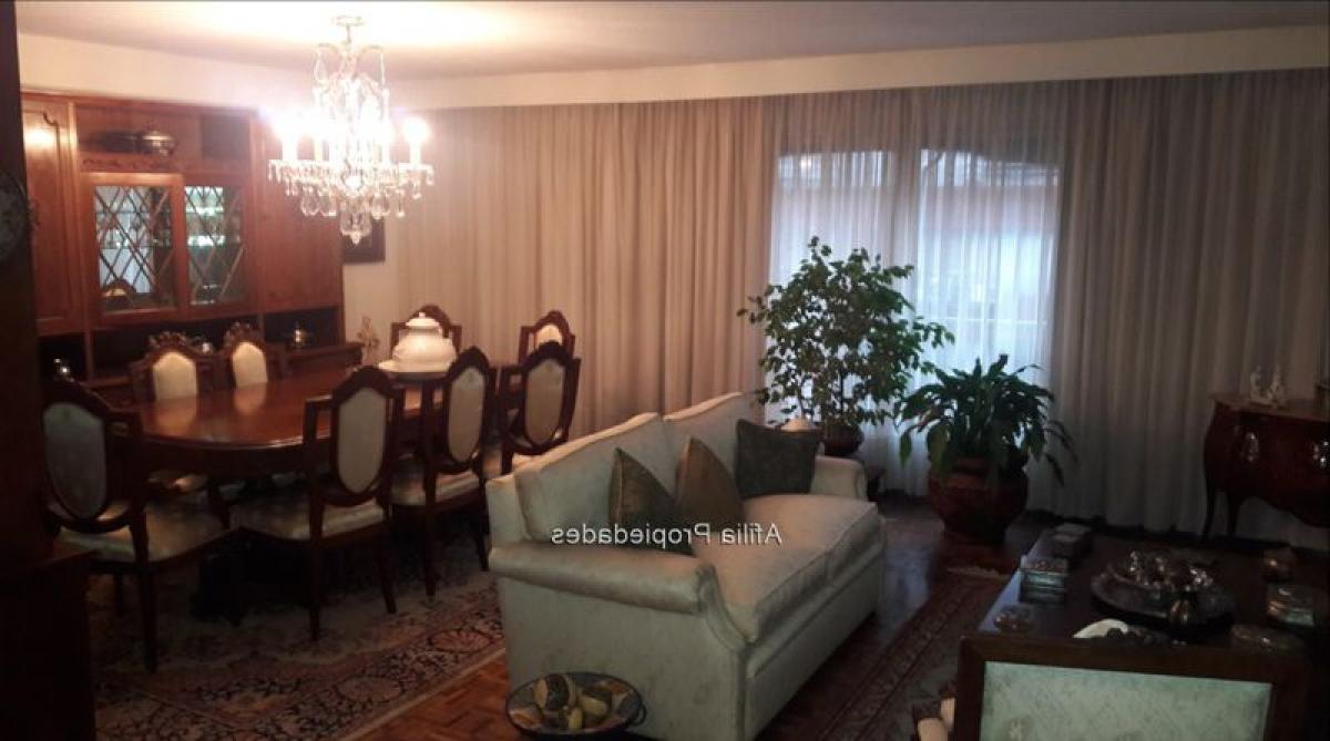 4 bedrooms Apartment in Montevideo, Uruguay No. 9759