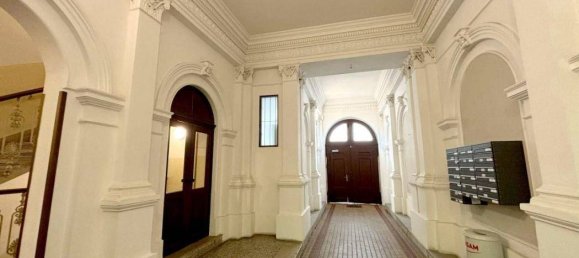 2 rooms Apartment in Josefstadt, Austria No. 57351 4