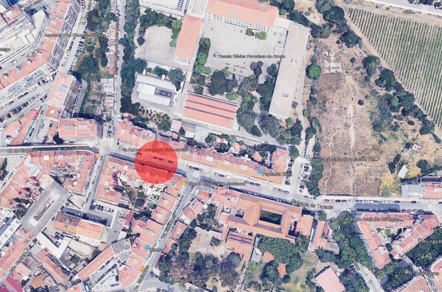 3 bedrooms Apartment in Lisbon, Portugal No. 237650