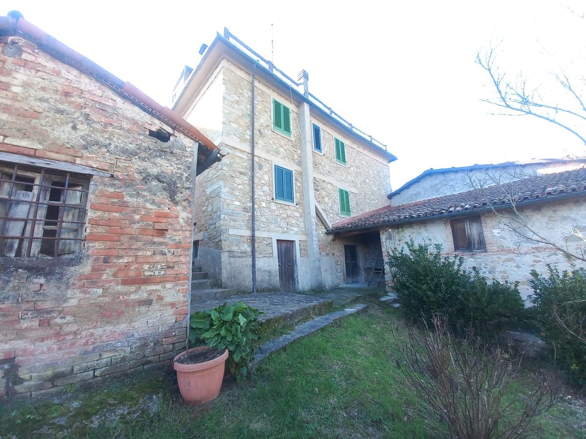 3 bedrooms House in Molazzana, Italy No. 79799