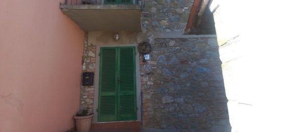 3 bedrooms House in Molazzana, Italy No. 79799 5