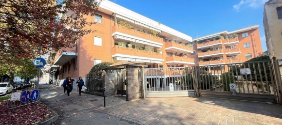 195m² Garage in Novara, Italy No. 230007 3