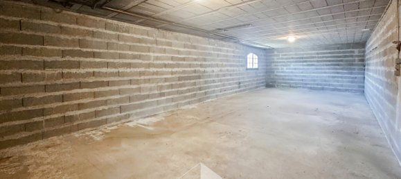 3 bedrooms House in Eysines, France No. 95757 6