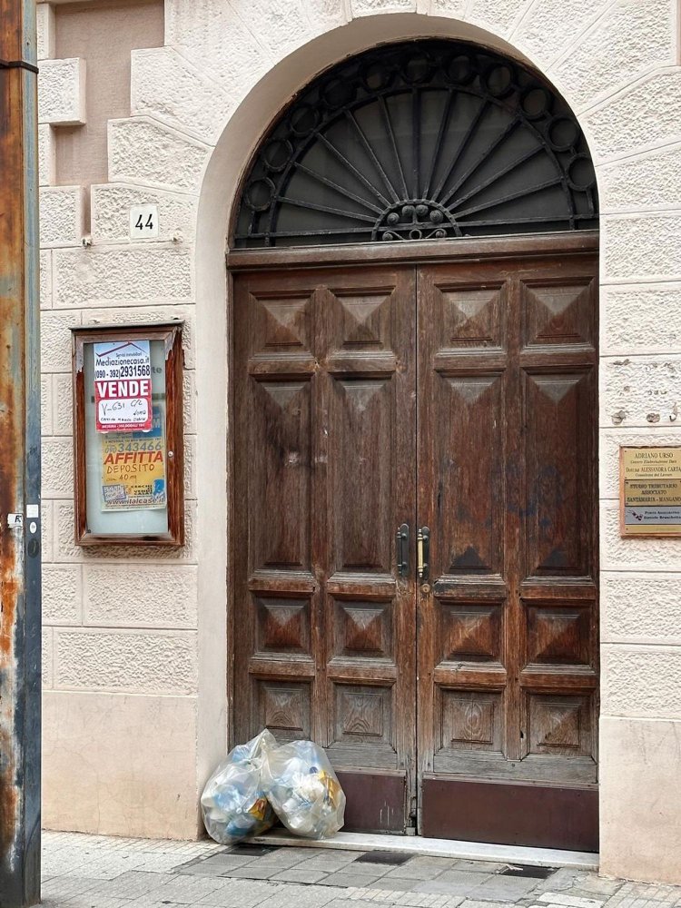 Propriété commerciale à Messina, Italy 40m² No. 113529