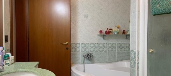6 rooms House in Molinella, Italy No. 305879 17