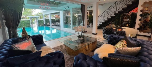 Villa de 8 dormitorios en Pattaya, Thailand No. 5754 13