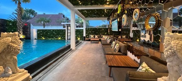 Villa de 8 dormitorios en Pattaya, Thailand No. 5754 3