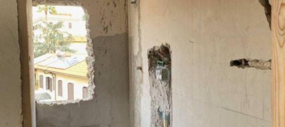 3 rooms House in Rome, Italy No. 35088 45