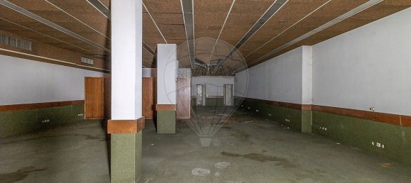 550m² Commercial property in Coimbra, Portugal No. 66265 7