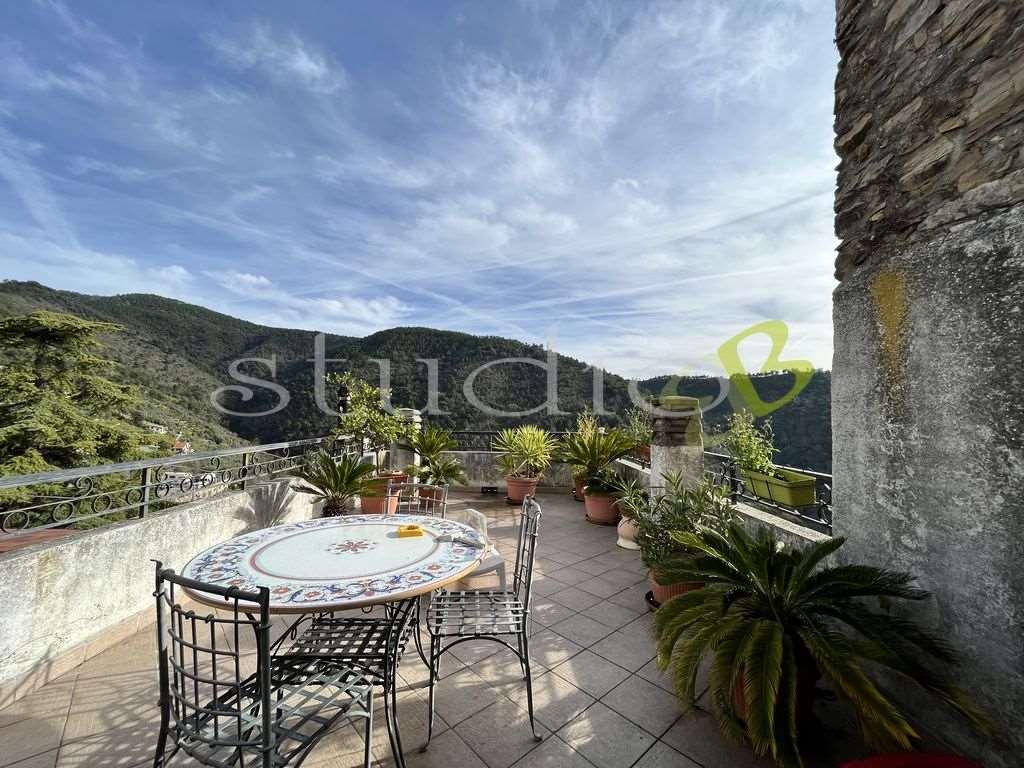 8 rooms Apartment in Seborga, Italy No. 17644