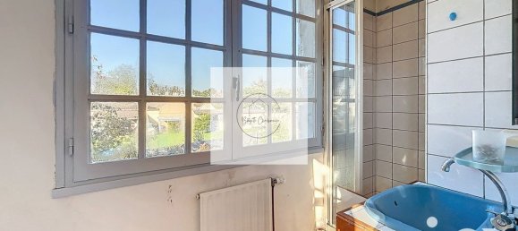 Casa de 4 dormitorios en Montreuil, France No. 219204 2