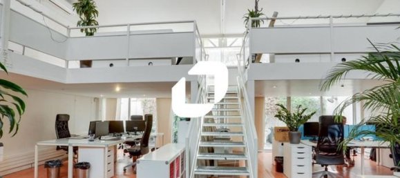 275m² Office in Suresnes, France No. 308351 4