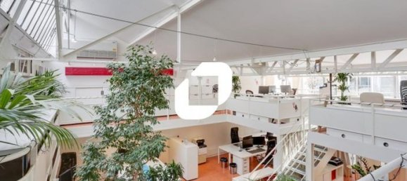 275m² Office in Suresnes, France No. 308351 2