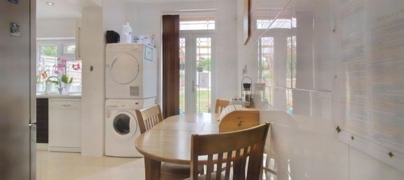 Дом с 4 спальнями в Пиннер, Великобритания № 14497 46