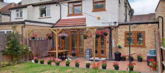 Дом с 4 спальнями в Пиннер, Великобритания № 14497 21