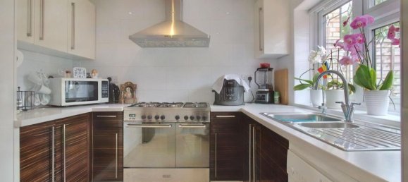 Дом с 4 спальнями в Пиннер, Великобритания № 14497 42