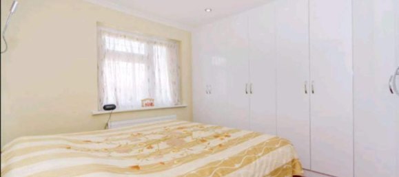 Дом с 4 спальнями в Пиннер, Великобритания № 14497 32