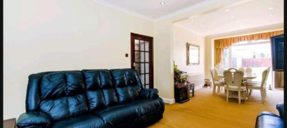 Дом с 4 спальнями в Пиннер, Великобритания № 14497 24